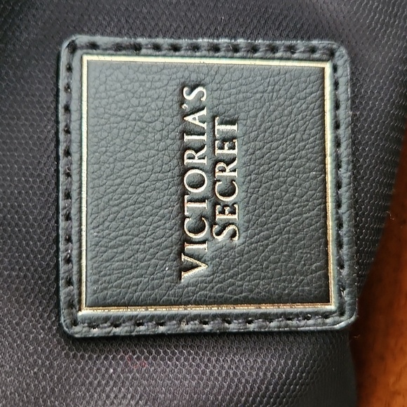 VICTORIA SECRETS bag.  NEW with tags. - Picture 3 of 9